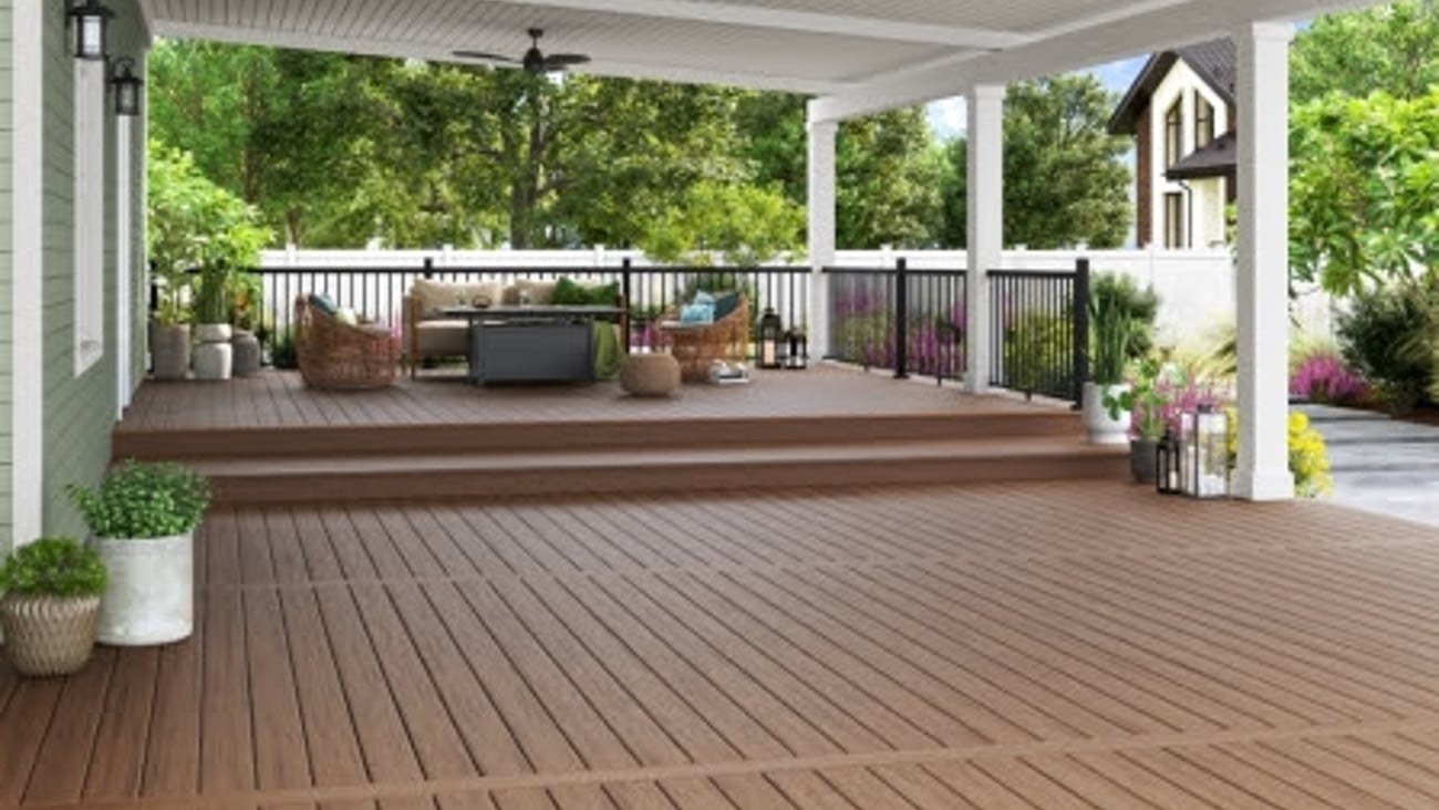 MoistureShield Stratos decking