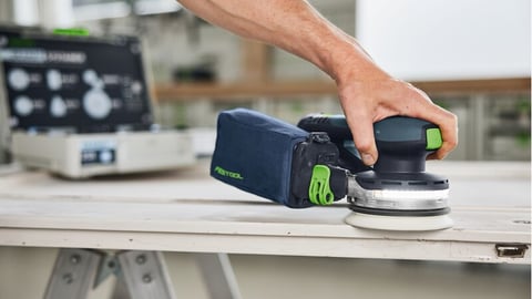 Cordless orbital sander