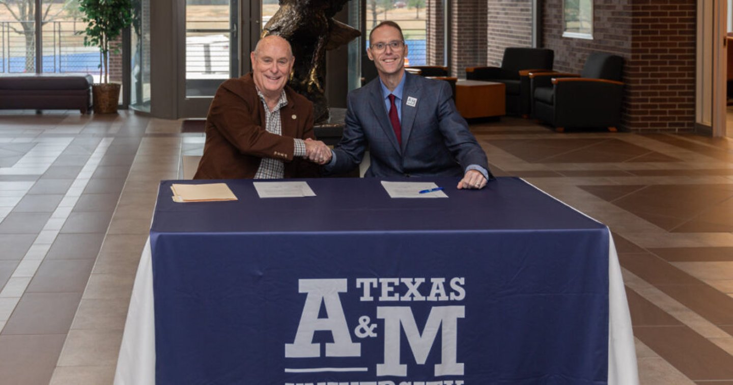 Red River Lumber signs new academic partnership