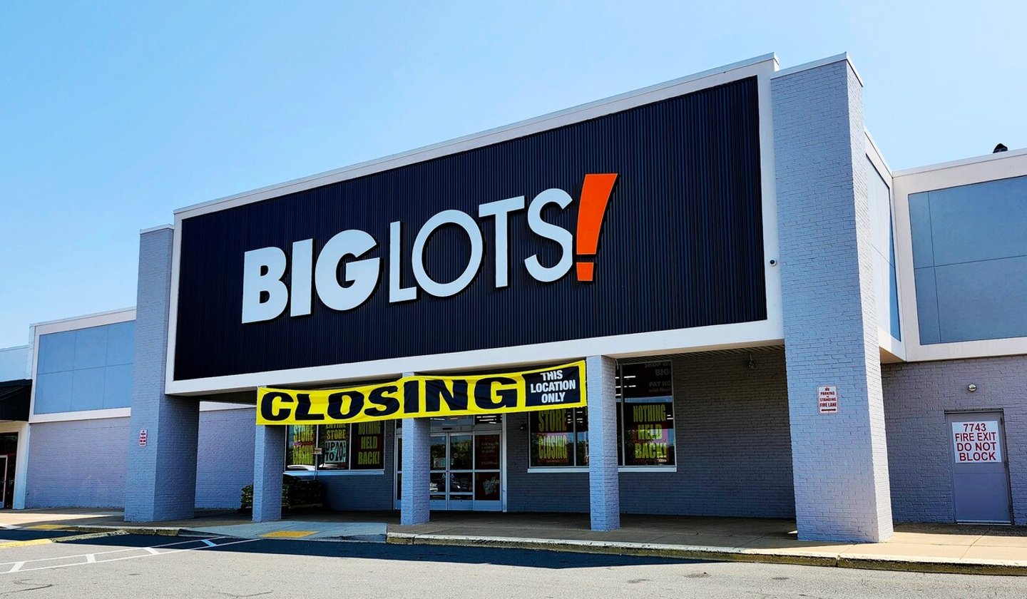 Big Lots Store Closing Sign, Manassas, Virginia, USA, July 29, 2024; Shutterstock ID 2495724319