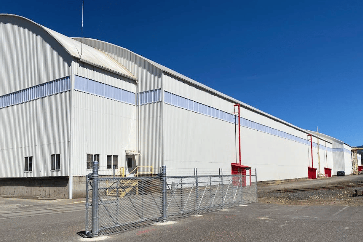 Roseburg building Dillard plants