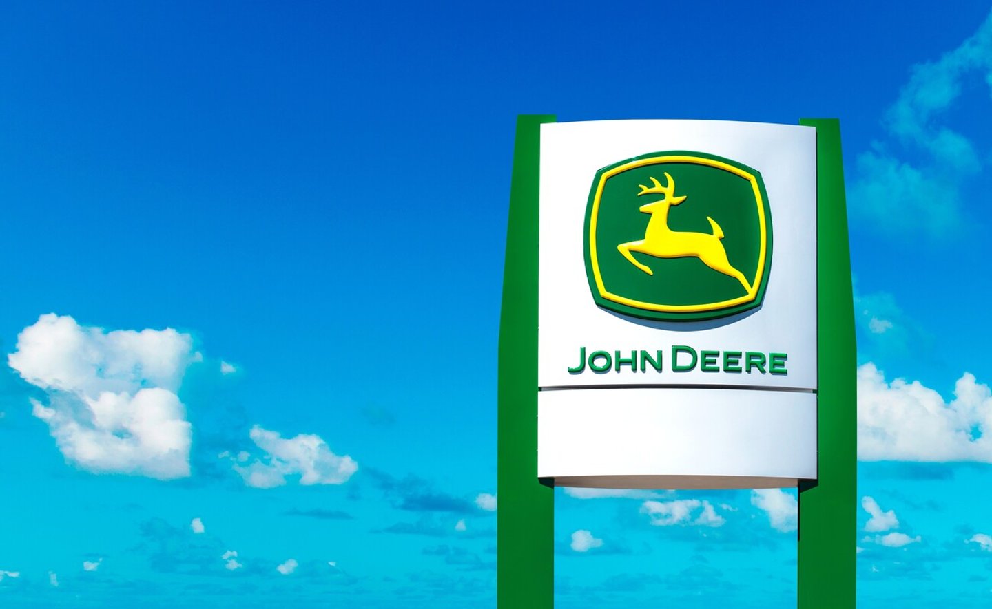 Santa Catarina - Brazil. August 31, 2022. John Deere Dealership logo.; Shutterstock ID 2198215143