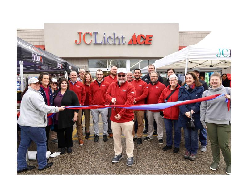 jc-licht-cuts-ribbon-in-wisconsin-hbs-dealer